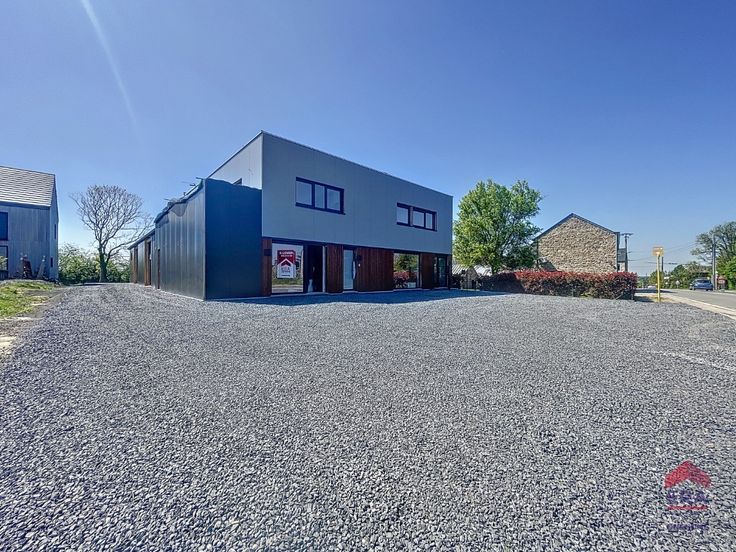 2 halls de 135m2 à louer – Coutisse