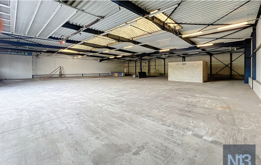 Entrepôts à louer de 450m2 – 2250€ HTVA/mois