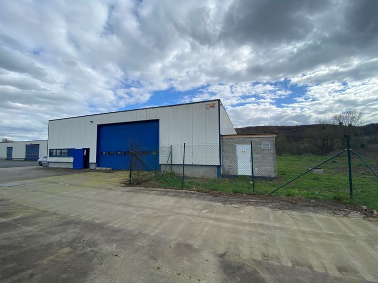 Locaux industriels à vendre – Seilles – 1200m2 – 1.000.000€